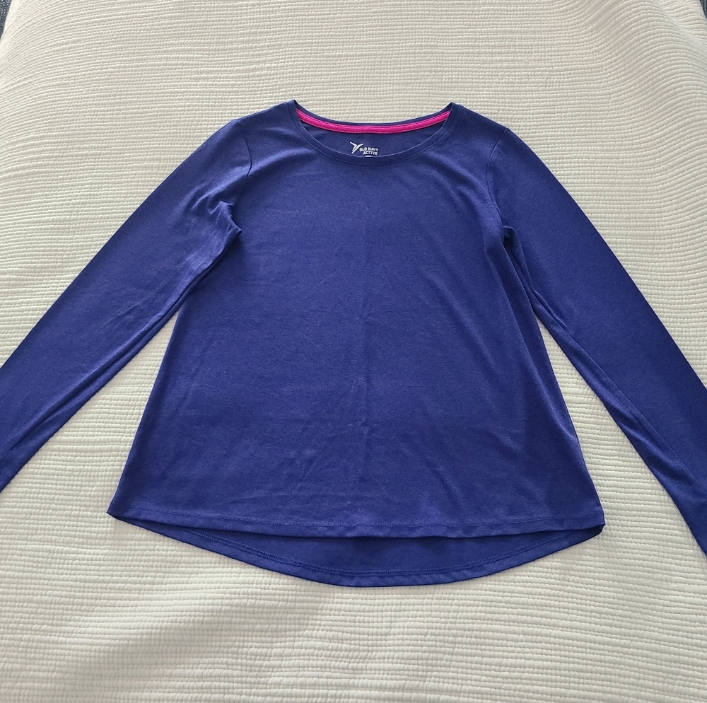 OLD NAVY LONG SLEEVE TEE